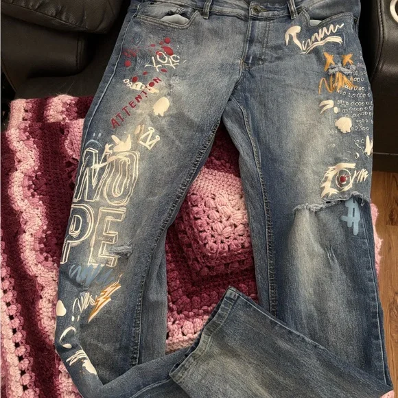 Men’s Blue Jeans with Graphic Details - Picture 1 of 3